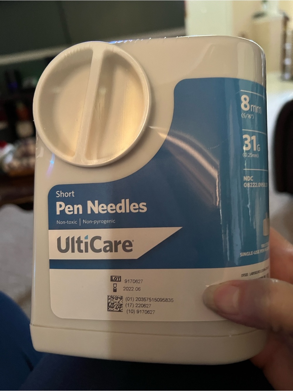 Short Pen Needles — White and Blue (8mm, 31G)